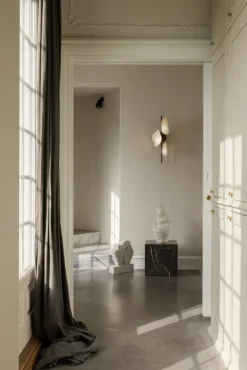 Nuura Florii 3 vägglampa, mörk brons - vit