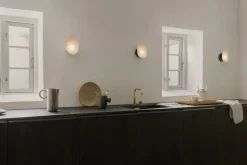 Nuura Florii 1 vägglampa, mörk brons - vit