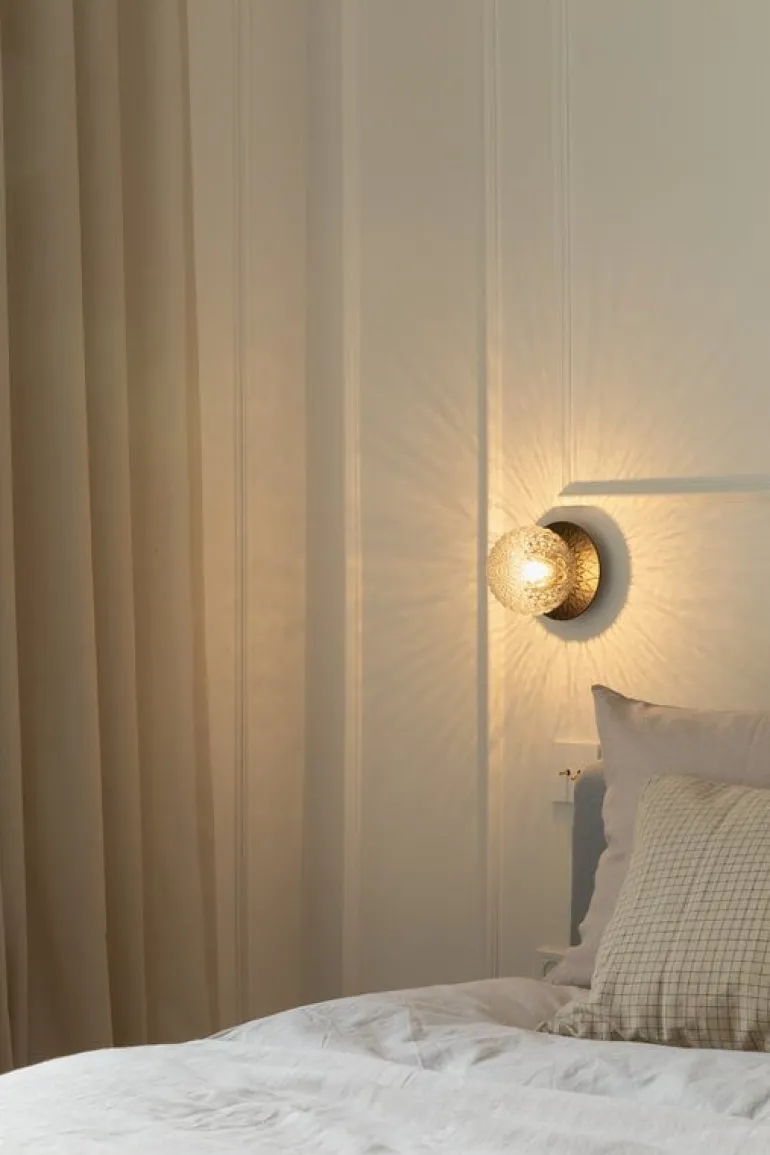 Nuura Liila 1 vägg-/taklampa, liten, svart - klar optik