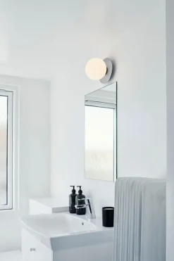 Nuura Liila 1 vägg/taklampa, medium, silver - opal