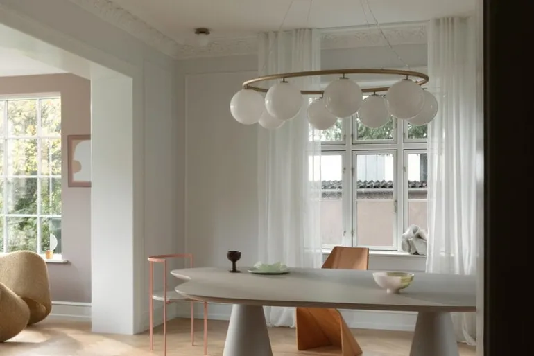 Nuura Liila 1 vägg-/taklampa, liten, mörk brons - klar optik