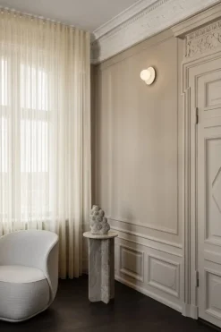 Nuura Liila Muuse vägg-/taklampa, liten, vit - opal