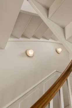 Nuura Liila Muuse vägg-/taklampa, liten, vit - opal