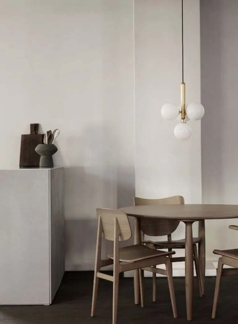 Nuura Miira 4 pendellampa, mässing - opalglas