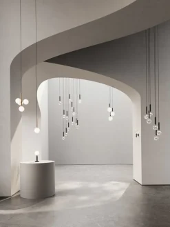 Nuura Miira 3 pendellampa, mässing - opal