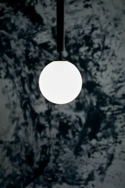 Nuura Miira 1 pendellampa, klippgrå - opal