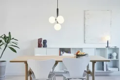 Nuura Miira bordslampa, klippgrå - opal