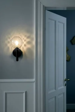 Nuura Miira vägglampa, klippgrå - klar