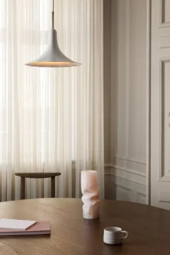 Nuura Petalii 1 pendel, liten, vit - polerad mässing