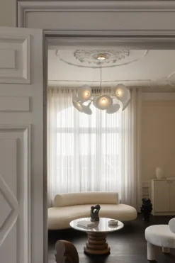 Nuura Petalii 10 pendel, vit - polerad mässing