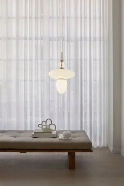 Nuura Rizzatto 43 pendel, mässing - opalvit