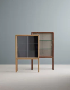 Ornäs Näyttely vitrin, ljuslackad ek