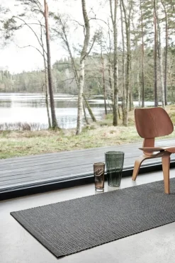 Pappelina Emm matta, 70 x 240 cm, svart - linne metallic