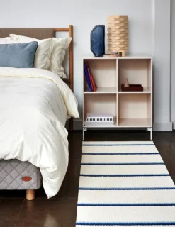 Pappelina Olle matta 70 x 180 cm, blå - vanilj