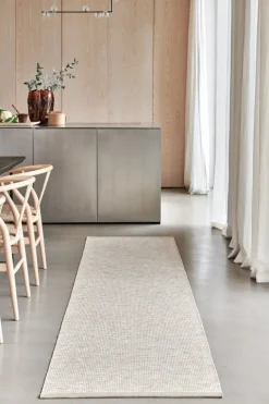 Pappelina Sam matta, 70 x 225 cm, beige-vanilj