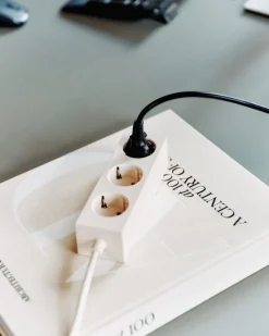 Pedestal Power Bar grenuttag, 2 m, pearl