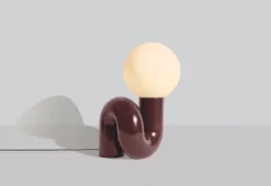 Petite Friture Neotenic bordslampa, 51 cm, körsbär