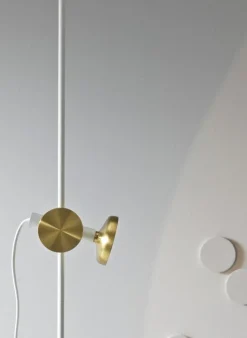 Pholc Blend 150 golvlampa, vit - mässing