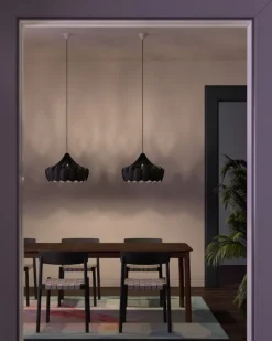 Pilke Lights Pioni liten pendellampa, svart