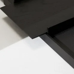 PLEASE WAIT to be SEATED Kanso brickset, svart