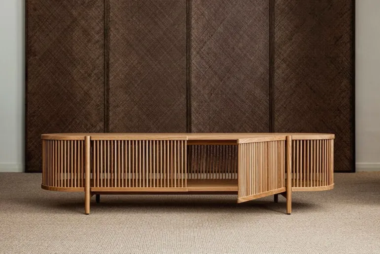 Poiat Bastone lågt sideboard med dörrar, ek