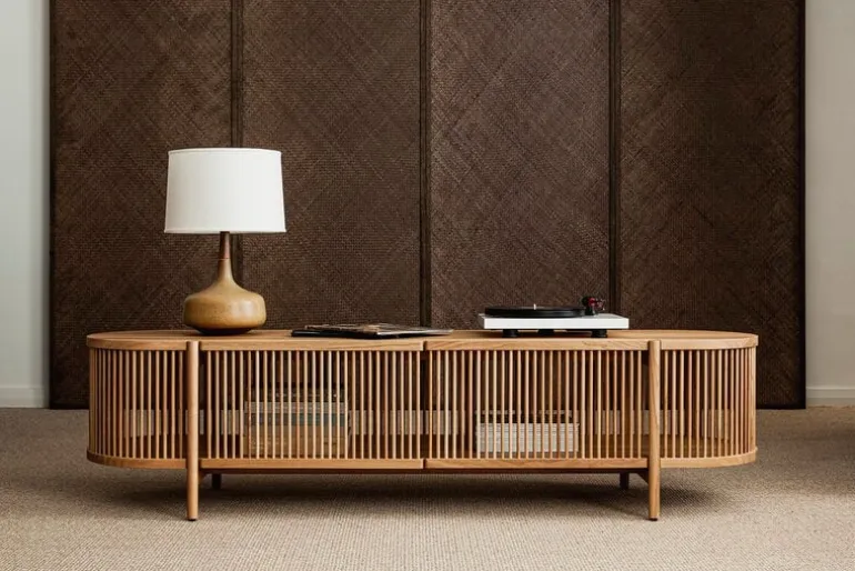 Poiat Bastone lågt sideboard med dörrar, ek