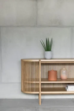 Poiat Petit Bastone sidobord med dörrar, ek