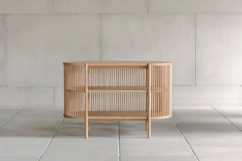 Poiat Petit Bastone sidobord med dörrar, ek