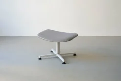 Raawii Arba fotpall, ljusgrå - Re-wool grey