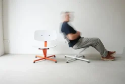 Raawii Arba fåtölj, plywood, orange - ljusgrå