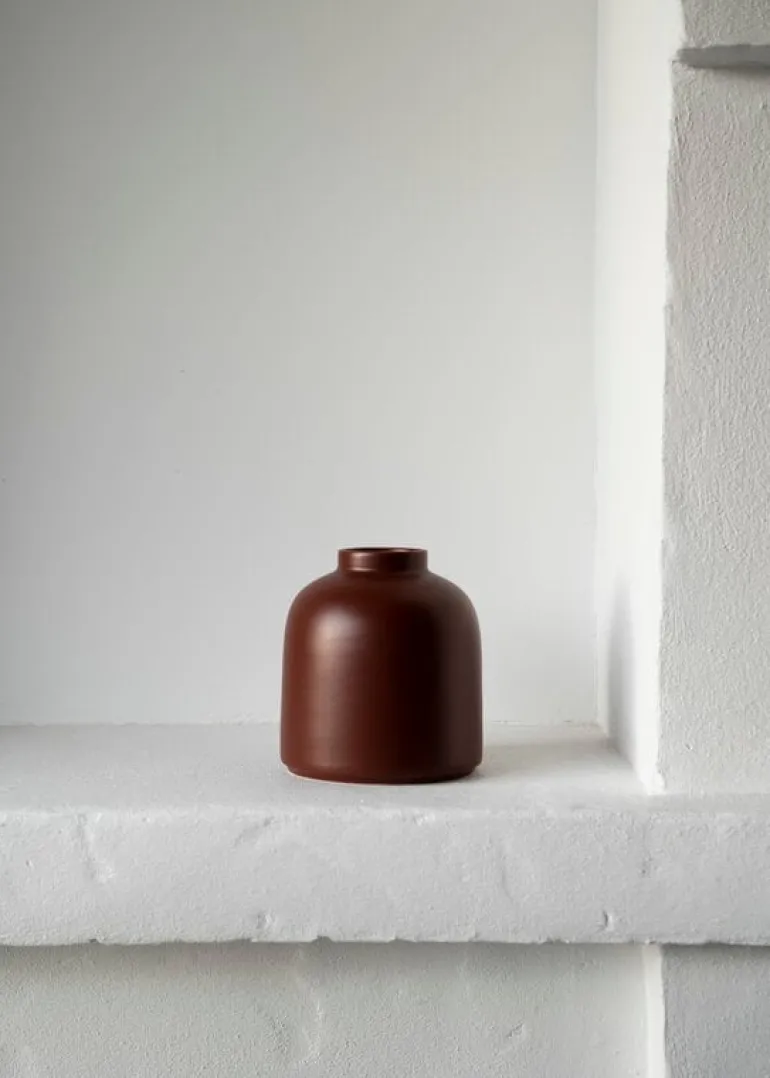 Raawii Omar vas, tawny