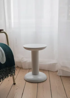 Raawii Thing pall, vit