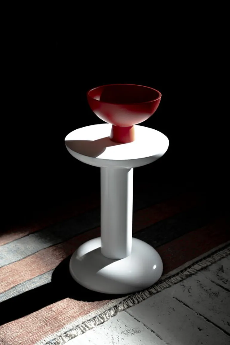 Raawii Thing pall, vit