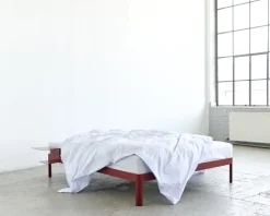 ReFramed Sängram med lameller, djupröd