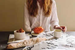 Saana ja Olli Onnenmaa kökshandduk/tablett, vit