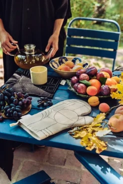 Saana ja Olli Unien talo ugnshandske, beige