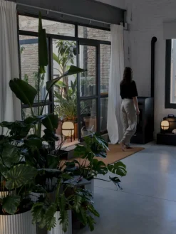 Santa & Cole Cesta Exterior bordslampa, svart