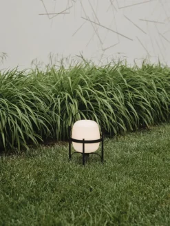 Santa & Cole Cestita Alubat bordslampa, svart