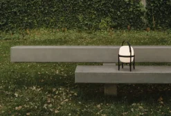 Santa & Cole Cestita Alubat bordslampa, svart