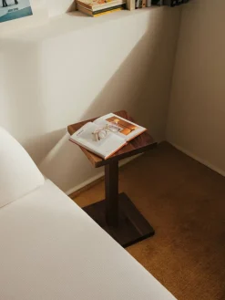 Santa & Cole Peana Molina sidobord, valnöt