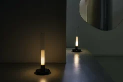 Santa & Cole Sylvestrina bärbar bordslampa, klar - svart