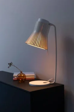 Secto Design Petite 4620 bordslampa, vit