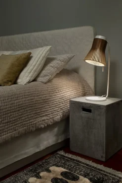 Secto Design Petite 4620 bordslampa, valnöt