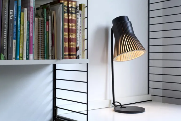 Secto Design Petite 4620 bordslampa, svart