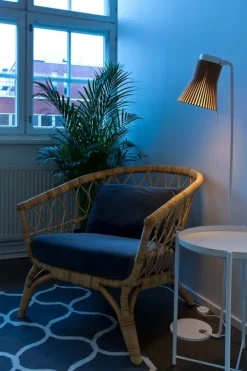 Secto Design Petite 4610 golvlampa, valnöt