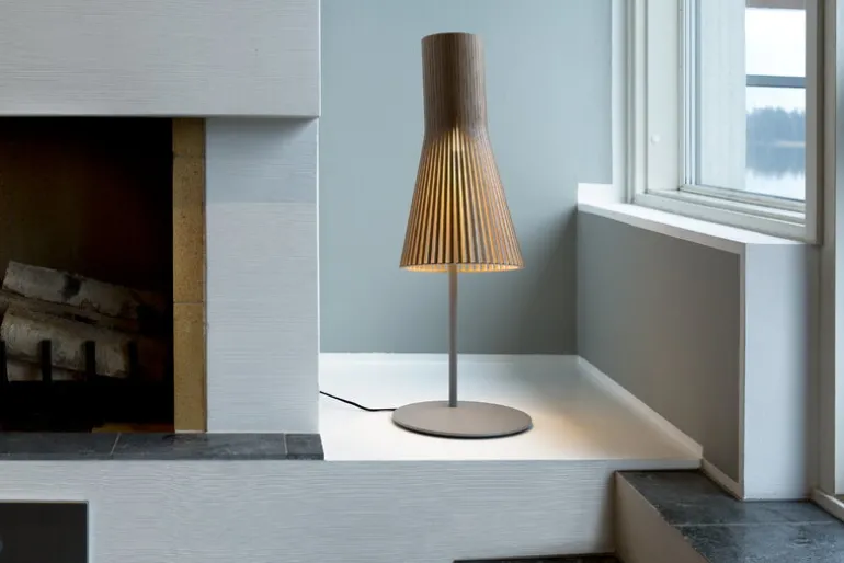 Secto Design Secto 4220 bordslampa, valnöt