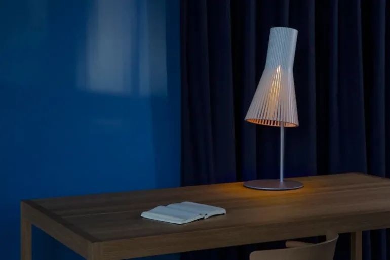 Secto Design Secto 4220 bordslampa, vit