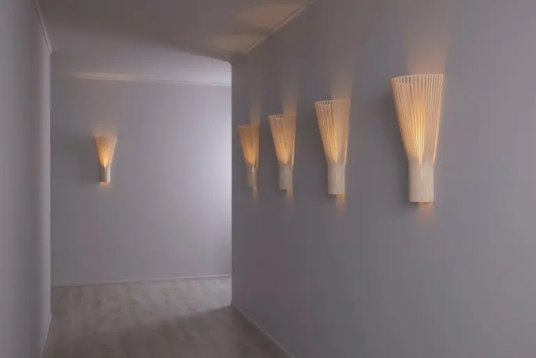 Secto Design Secto 4230 vägglampa 60 cm, väggfäste, vit