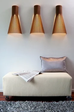Secto Design Secto 4231 vägglampa 45 cm, valnöt