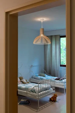 Secto Design Victo 4250 pendellampa, björk